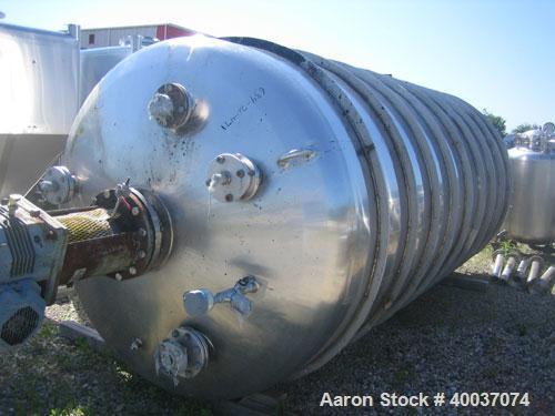 Used Walker Stainless Pressure Tank, 3000 Gallon, 316 Stainless Steel, Vertical. Approximate 72'' diameter x 166'' straight side, dished top and bottom. Internal rated 35/fv psi at 325 deg F. Foote a...