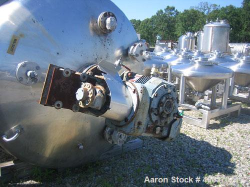 Used Walker Stainless Pressure Tank, 3000 Gallon, 316 Stainless Steel, Vertical. Approximate 72'' diameter x 166'' straight side, dished top and bottom. Internal rated 35/fv psi at 325 deg F. Foote a...