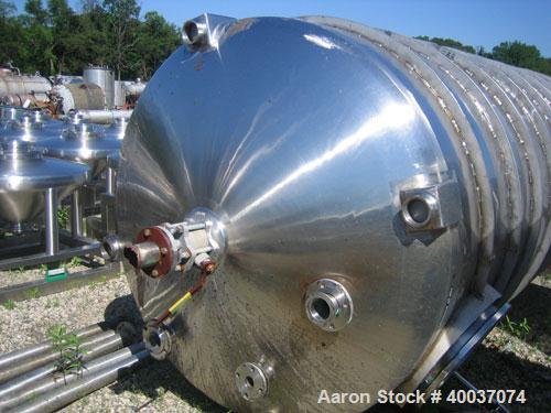 Used Walker Stainless Pressure Tank, 3000 Gallon, 316 Stainless Steel, Vertical. Approximate 72'' diameter x 166'' straight side, dished top and bottom. Internal rated 35/fv psi at 325 deg F. Foote a...