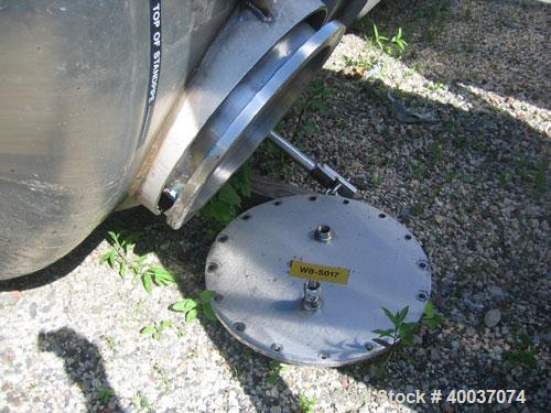 Used Walker Stainless Pressure Tank, 3000 Gallon, 316 Stainless Steel, Vertical. Approximate 72'' diameter x 166'' straight side, dished top and bottom. Internal rated 35/fv psi at 325 deg F. Foote a...
