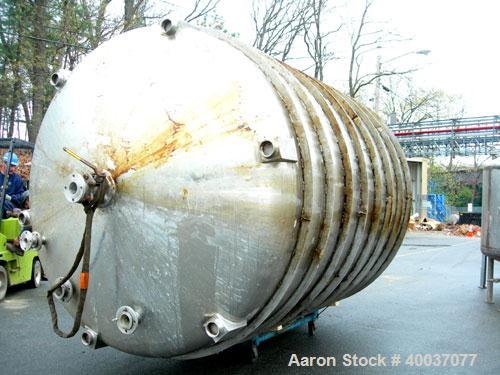 Used: Walker Stainless pressure tank, 4000 gallon, stainless steel, vertical. Approximately 96" diameter x 120" straight side, dished top and bottom. Internal rated 35/fv psi at 325 deg.f.. Approxima...