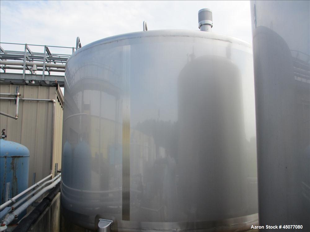 Used 2000 Gallon Stainless Steel Walker Storage Tank