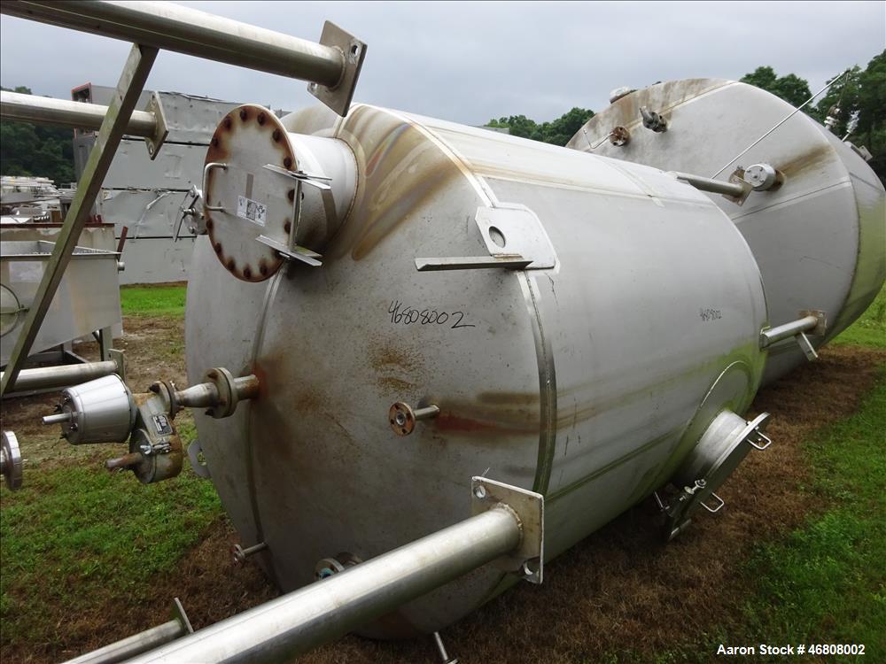 Used Walker 2500 Gallon Tank, 304L Stainless Steel, Vertical.