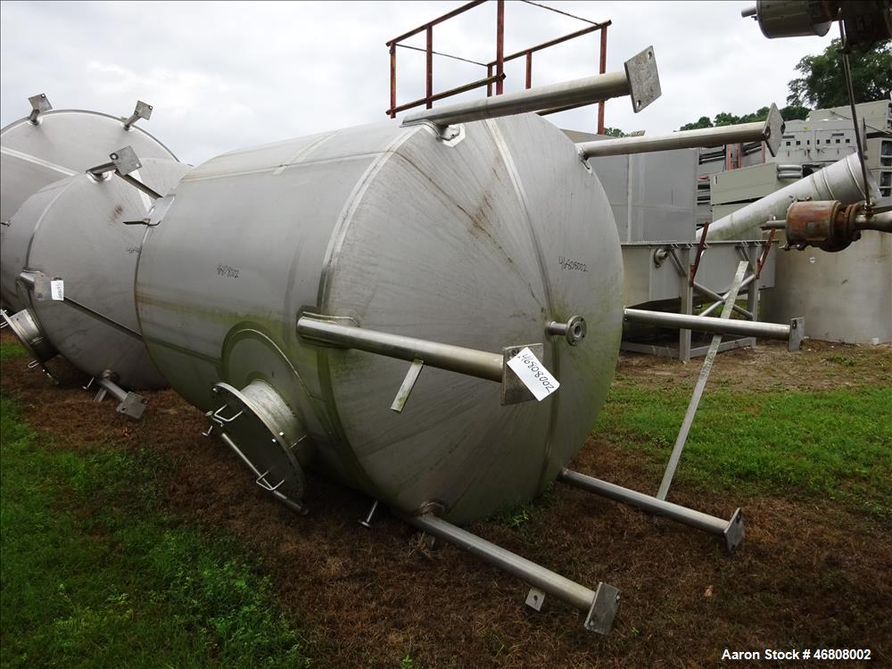 Used Walker 2500 Gallon Tank, 304L Stainless Steel, Vertical.
