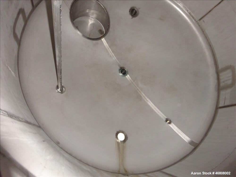 Used Walker 2500 Gallon Tank, 304L Stainless Steel, Vertical.