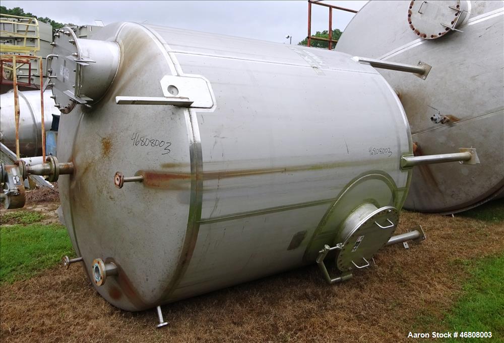 Used Walker 2500 Gallon Tank, 304L Stainless Steel, Vertical.
