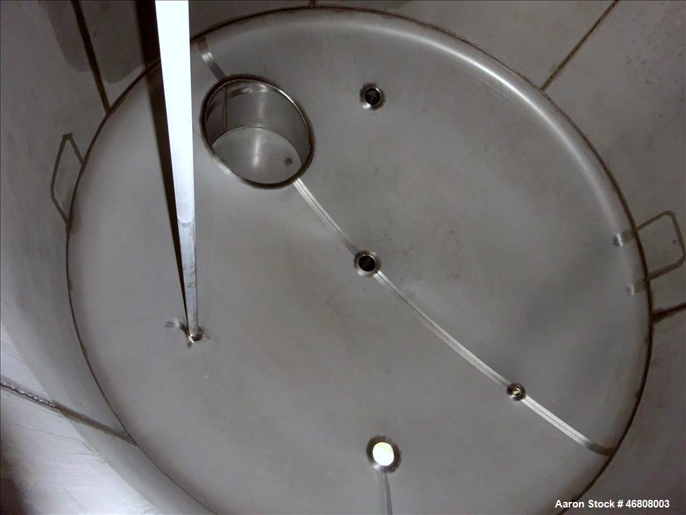 Used Walker 2500 Gallon Tank, 304L Stainless Steel, Vertical.