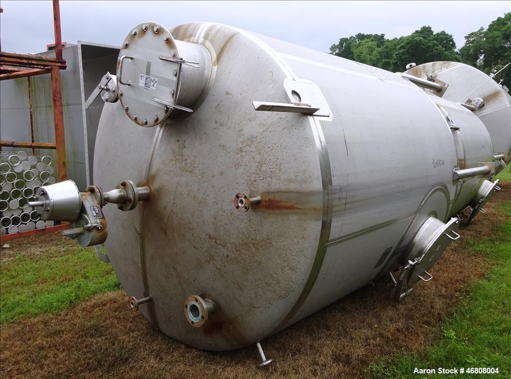 Used Walker 2500 Gallon Tank, 304L Stainless Steel, Vertical.