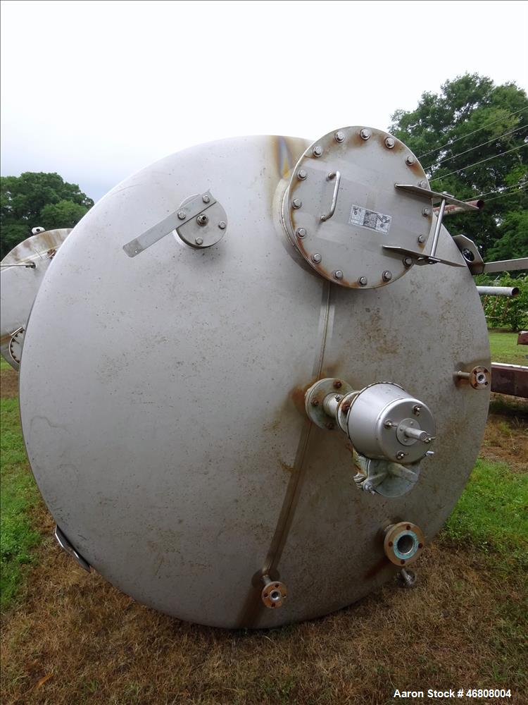 Used Walker 2500 Gallon Tank, 304L Stainless Steel, Vertical.