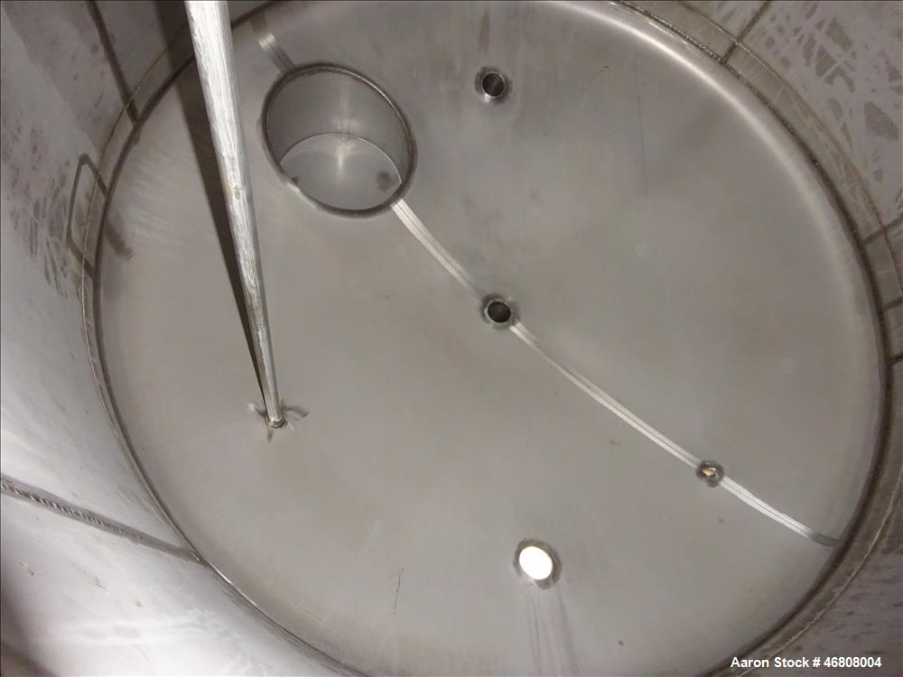 Used Walker 2500 Gallon Tank, 304L Stainless Steel, Vertical.