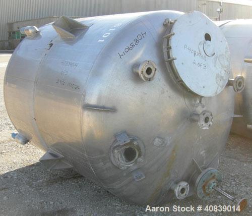 Used Will-Flow Pressure Tank, 1000 Gallon, 316 Stainless Steel, Vertical. 66" diameter x 72" straight side. Dish top and bottom. Internal rated 25 psi at 100 deg F. Off center top entering Lightnin a...