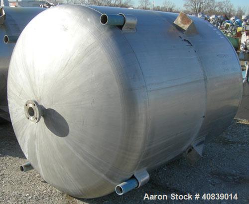 Used Will-Flow Pressure Tank, 1000 Gallon, 316 Stainless Steel, Vertical. 66" diameter x 72" straight side. Dish top and bottom. Internal rated 25 psi at 100 deg F. Off center top entering Lightnin a...