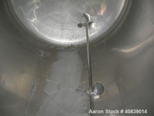 Used Will-Flow Pressure Tank, 1000 Gallon, 316 Stainless Steel, Vertical. 66" diameter x 72" straight side. Dish top and bottom. Internal rated 25 psi at 100 deg F. Off center top entering Lightnin a...