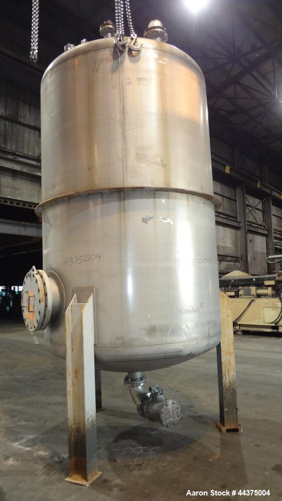 Used Wolfe Mechanical And Equipment Pressure Tank, 3093 Gallon, 316 Stainless Steel, Vertical. 84" diameter x 120" straight side, dished top and bottom. Internal rated FV/45 psi at 400 degrees F. Ope...