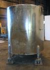 Used Tank, 1000 Gallons, 304 Stainless Steel, Vertical. Approximately 67