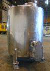 Used Tank, 1000 Gallons, 304 Stainless Steel, Vertical. Approximately 67