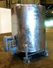 Used Tank, 1000 Gallons, 304 Stainless Steel, Vertical. Approximately 67