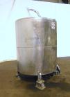 Used Tank, 1000 Gallons, 304 Stainless Steel, Vertical. Approximately 67