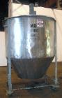 Used Tank, 1000 Gallons, 304 Stainless Steel, Vertical.  Approximately 72