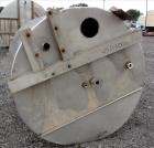 Used Tank, 1300 Gallon, 304 Stainless Steel, Vertical. Approximately 68