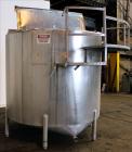 Used Tank, Approximately 2000 Gallons, 304 Stainless Steel, Vertical. Approximately 90