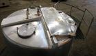 Used Tank, Approximately 2000 Gallons, 304 Stainless Steel, Vertical. Approximately 90