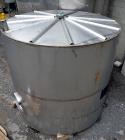 Used Tank, Approximate 4,000 Gallon, Stainless Steel, Vertical.