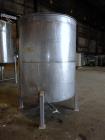 Used Tank, Approximate 1000 Gallon, 304 Stainless Steel, Vertical.