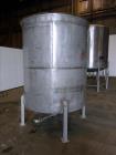 Used Tank, Approximate 1000 Gallon, 304 Stainless Steel, Vertical.
