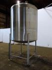 Used Tank, Approximate 1,000 Gallon, 304 Stainless Steel, Vertical.