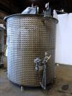 Used- Mixing Tank, Approximate 2,000 Gallon, 304 Stainless Steel, Vertical.