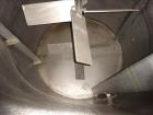 Used- Mixing Tank, Approximate 2,000 Gallon, 304 Stainless Steel, Vertical.