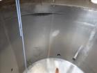 Used Tank, Approximate 1,100 Gallons, 304 Stainless Steel, Vertical.