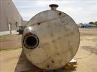 Used Tank, Approximate 2,500 Gallon, 304 Stainless steel, Vertical.