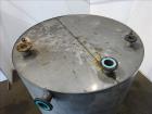 Used Tank, 4,000 Gallon, 304 Stainless steel, Vertical. Approximate 88