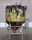 Used- Tank, Approximately 1,700 Gallon, 304 Stainless Steel, Vertical.