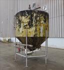 Used Tank, Approximately 1,700 Gallon, 304 Stainless Steel, Vertical.