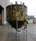 Used- Tank, Approximately 1,700 Gallon, 304 Stainless Steel, Vertical.