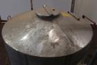 Used Tank, Approximately 1500 gallon, 304 Stainless Steel, Vertical.