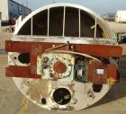 USED: 1000 gallon 304 stainless steel vertical mixing tank. 66