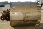 USED: 1000 gallon 304 stainless steel vertical mixing tank. 66