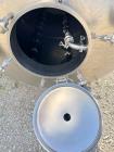 Unused 1,260 Gallon equivalent to 40 BBL 304 Stainless steel agitated Tank fabri