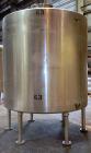 Used Tank, 2000 Gallon, 304 Stainless Steel Vertical. 84