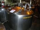 Used Perry Products Tank, 2000 Gallon, 304 stainless steel, vertical. 76