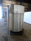 Used- Tank, Approximately 1,000 Gallons, 304 Stainless Steel, Vertical. Approximately 62