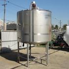 Used- 1,000 Gallon Walker Stainless Steel Mixing Tank