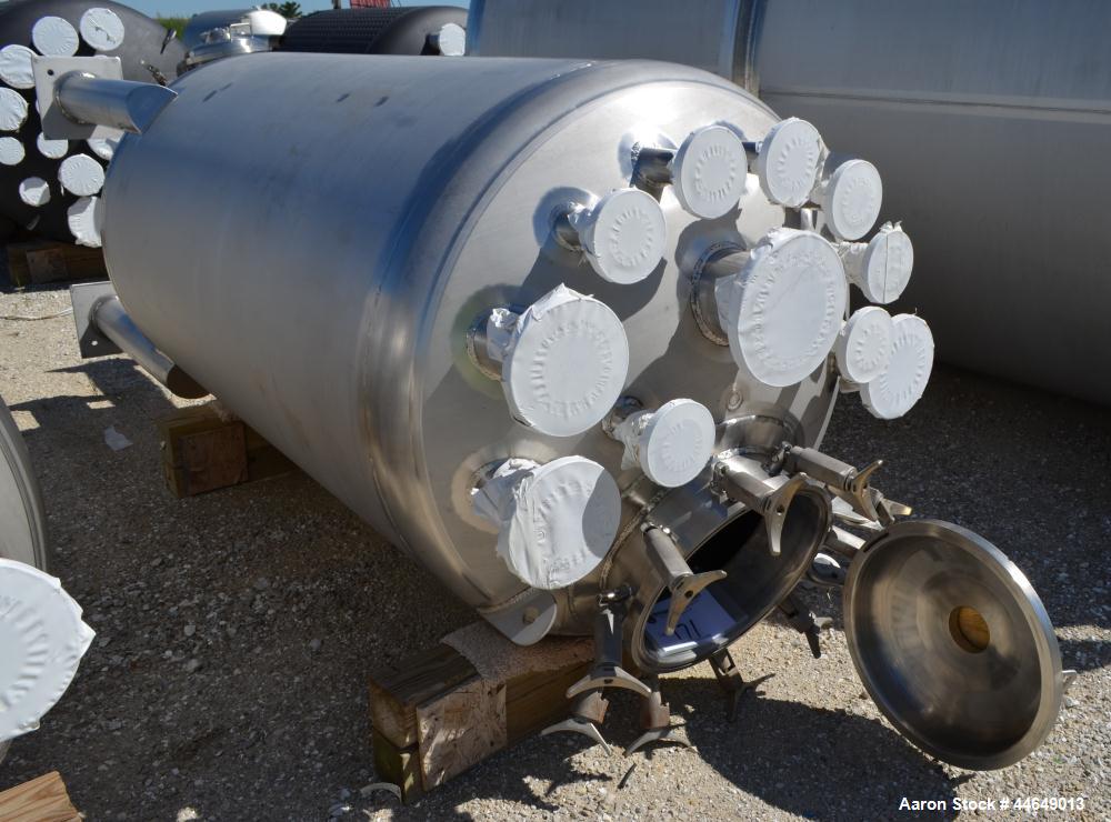 Unused- Holloway America Pressure Tank, 625 Gallon, 316L Stainless Steel, Vertical. Approximate 48" diameter x 78" straight side, dished top and bottom. Internal rated 90 psi at -20 to 500 degrees F....