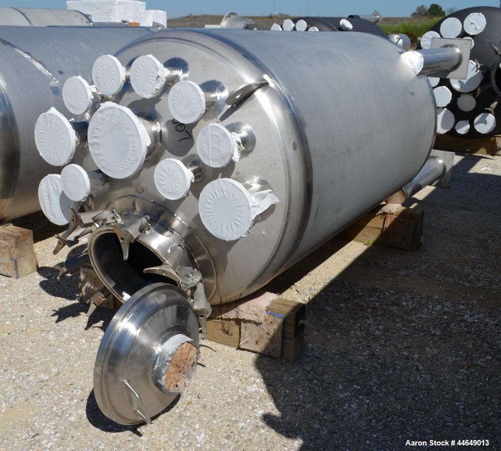 Unused- Holloway America Pressure Tank, 625 Gallon, 316L Stainless Steel, Vertical. Approximate 48" diameter x 78" straight side, dished top and bottom. Internal rated 90 psi at -20 to 500 degrees F....