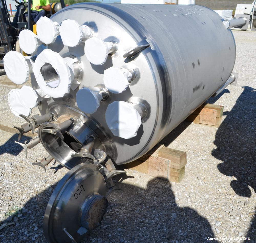 Unused- Holloway America Pressure Tank, 625 Gallon, 316L Stainless Steel, Vertical. Approximate 48" diameter x 78" straight side, dished top and bottom. Internal rated 90 psi at -20 to 500 degrees F....