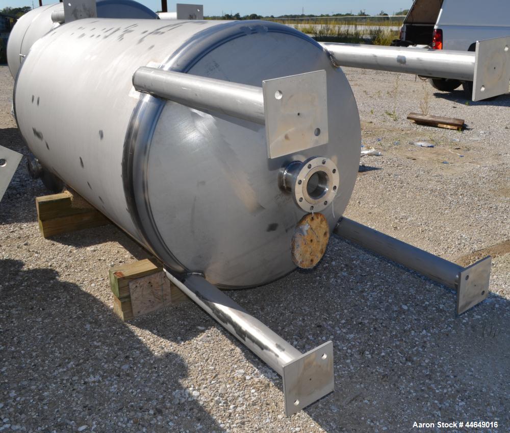 Unused- Holloway America Pressure Tank, 625 Gallon, 316L Stainless Steel, Vertical. Approximate 48" diameter x 78" straight side, dished top and bottom. Internal rated 90 psi at -20 to 500 degrees F....
